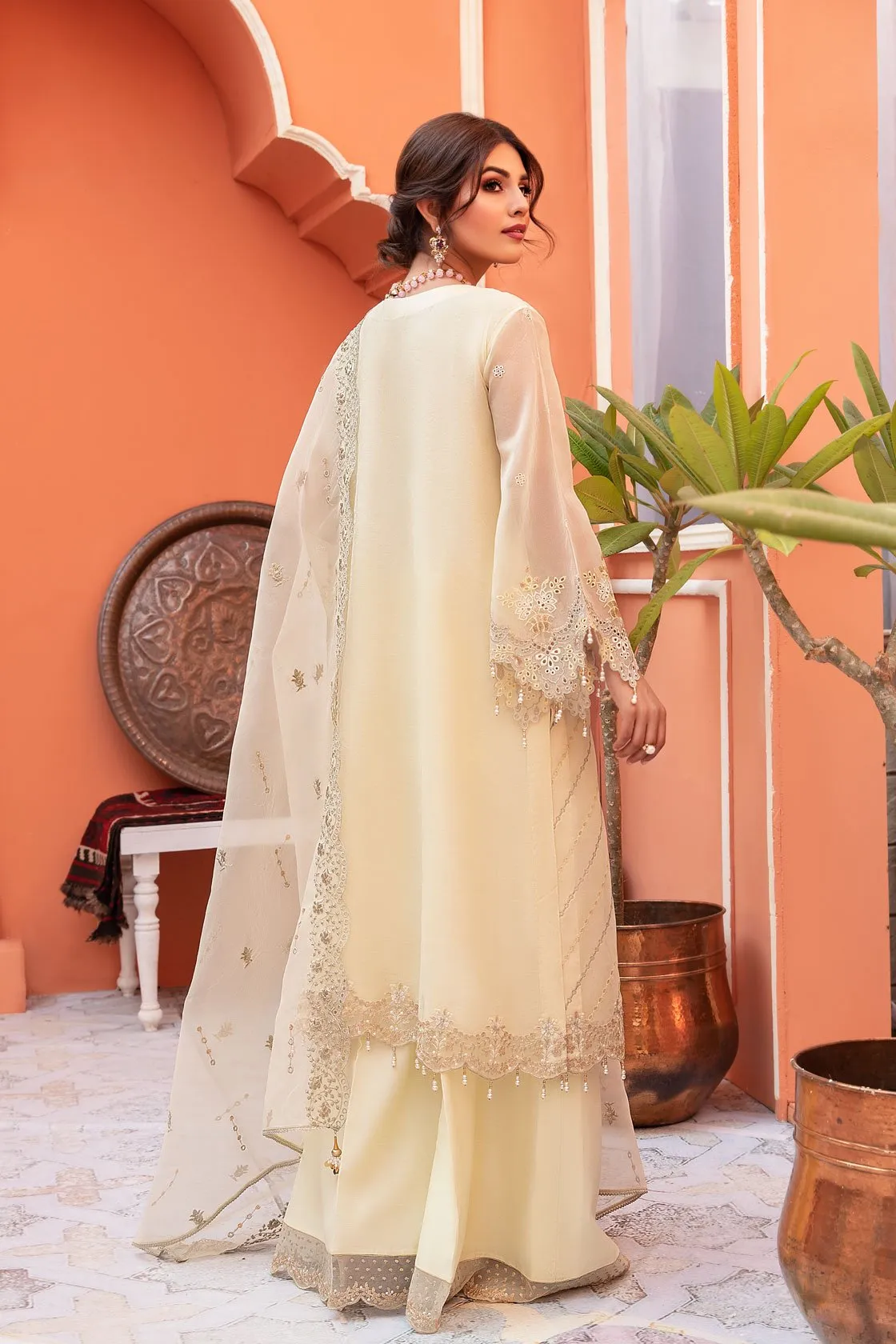 03 Amber Luxury Embroidered Collection