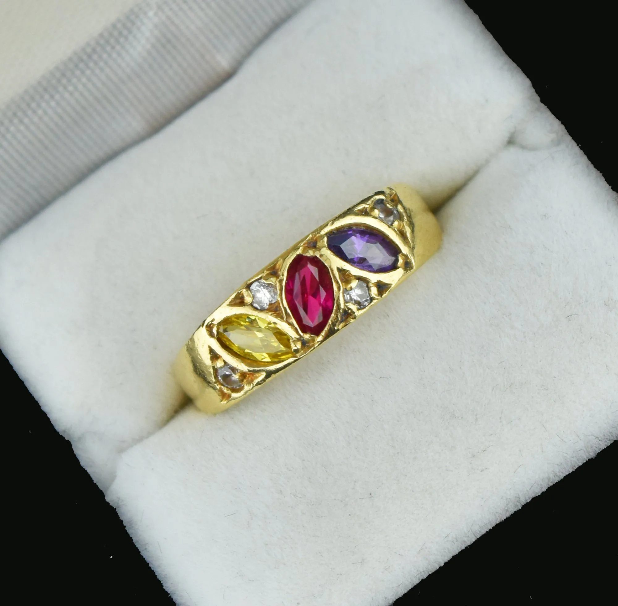 18K Gold Vintage Gemstone Band Ring