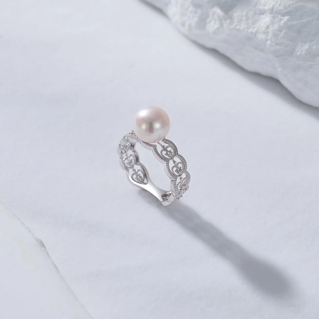 Elegant 18K Solid Gold Diamond Freshwater Pearl Ring KR00047