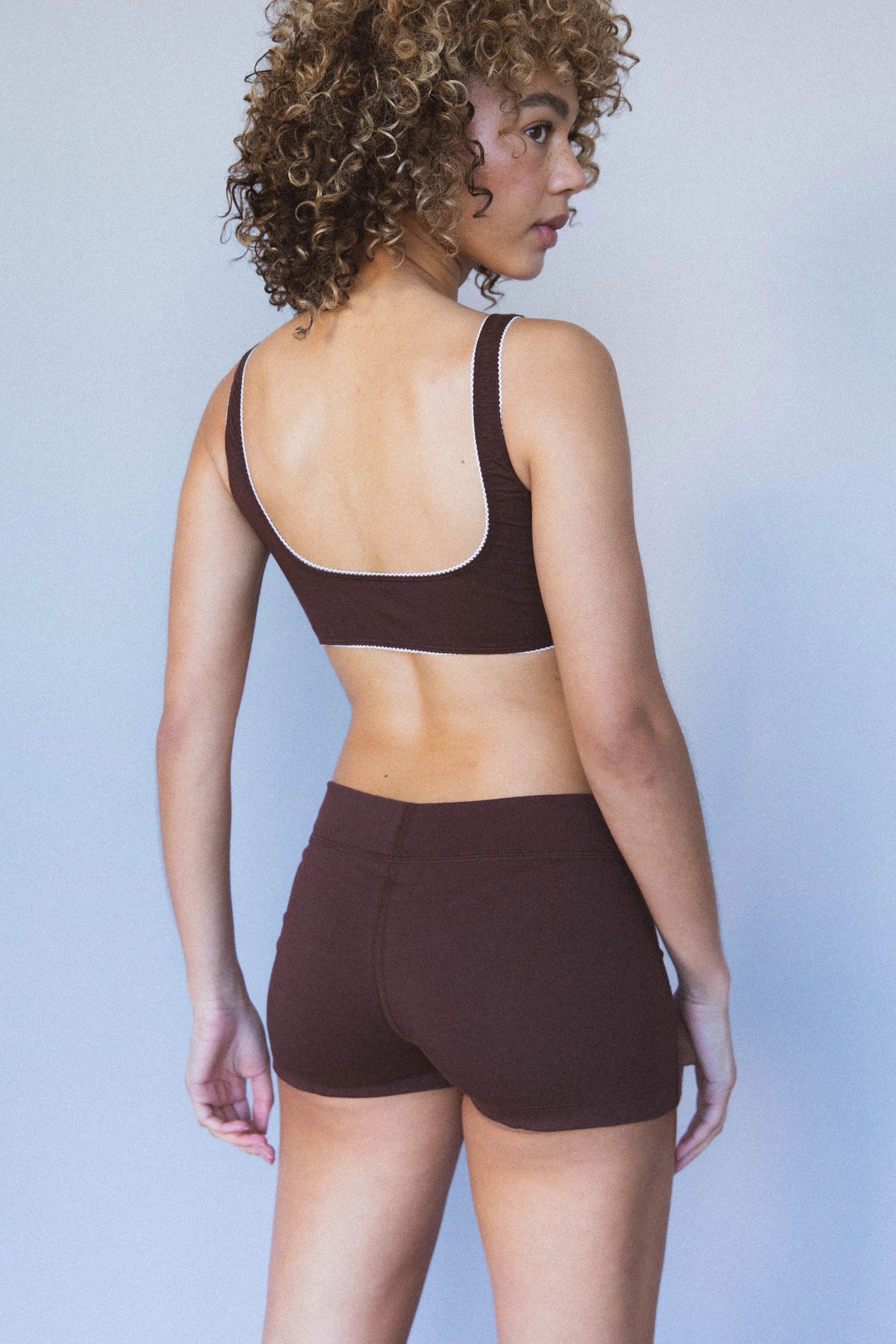 LOUNGE BIKE SHORTS IN MOCHA